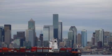 US Imports Surge: Impact on Domestic Manufacturing in 2025 - Cover Image