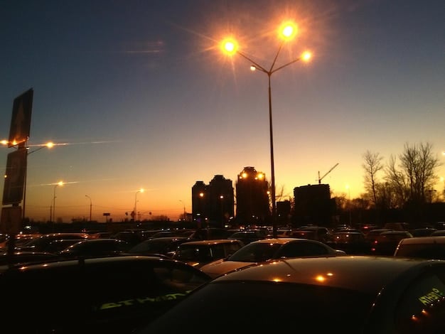 US Electric Vehicle Adoption: Climate Change News & Infrastructure Progress